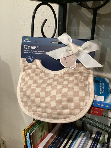 Itzy bibs SJ