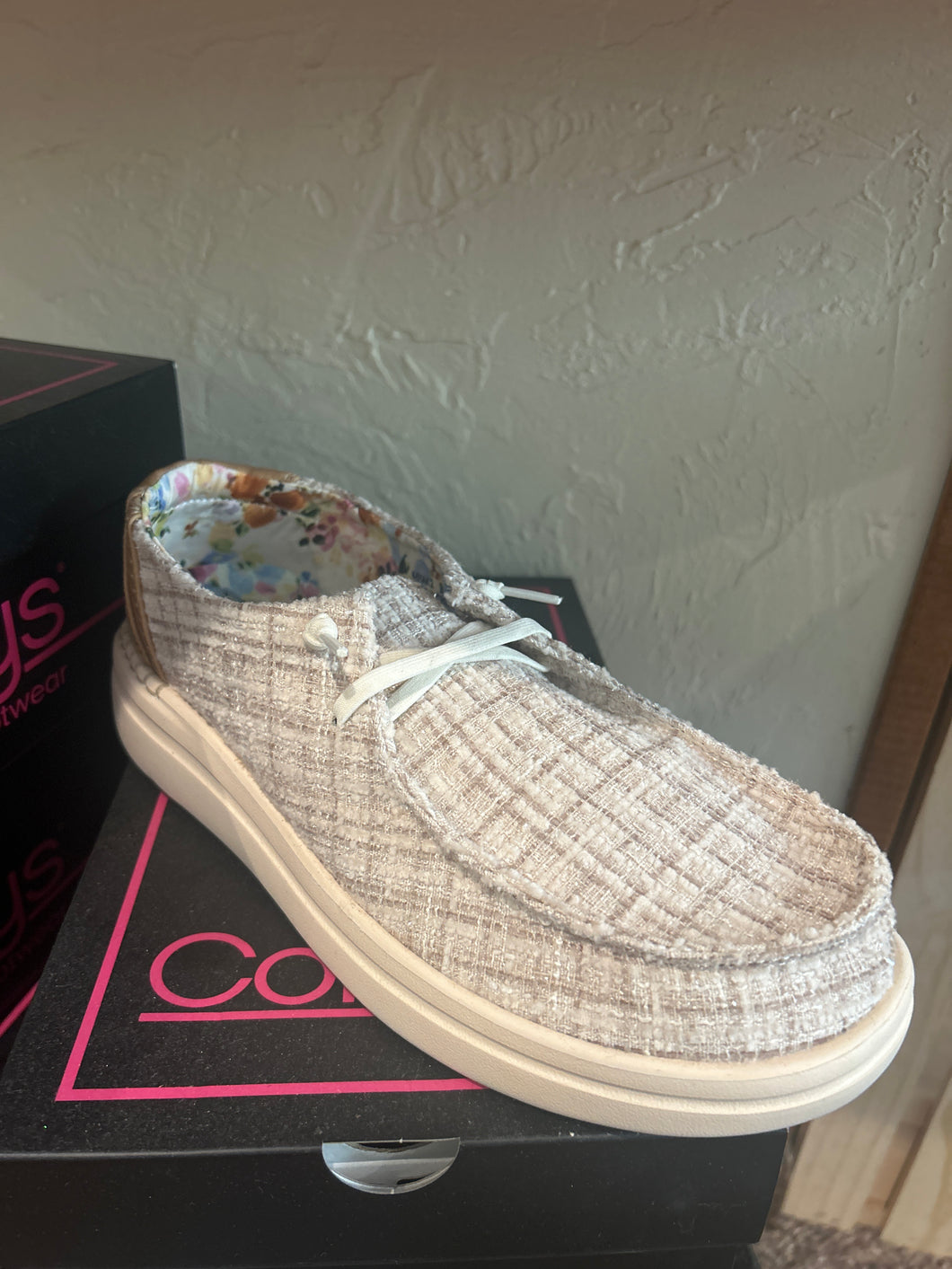Sand tweed Corky’s