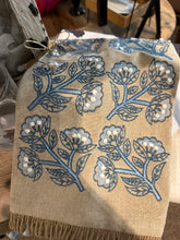Load image into Gallery viewer, Tea Towels(Bell/Misquez)