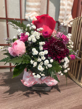 Load image into Gallery viewer, Petite Fleur-variations