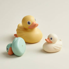 Load image into Gallery viewer, Itzy Ducky Family™ - Bath + Water Table Toys(Dyer)